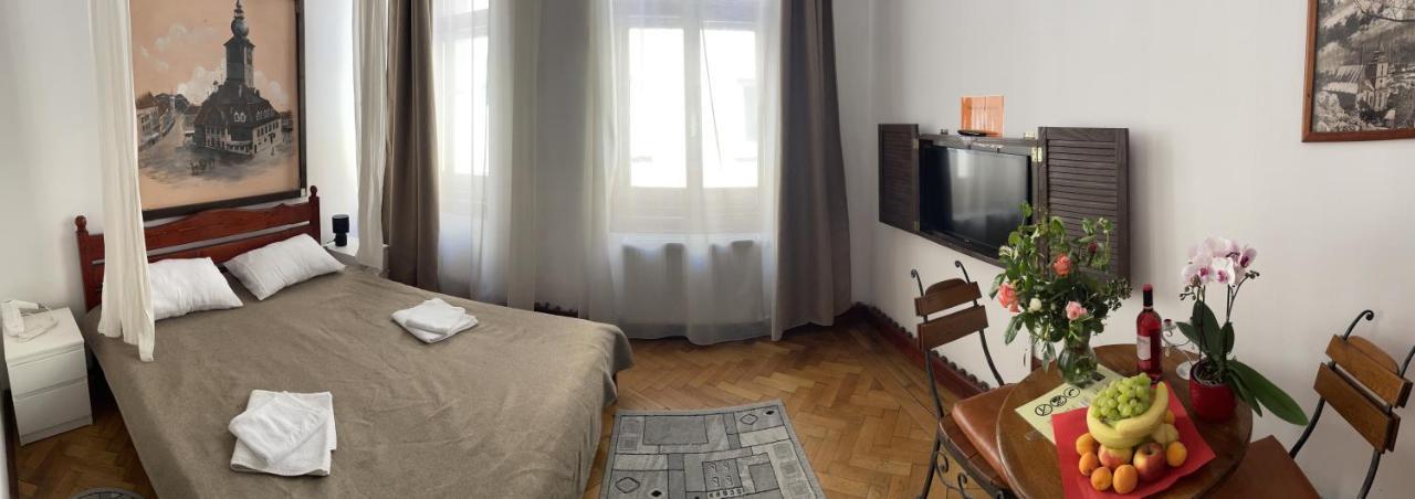 Pensiunea Noemi Brasov Luaran gambar