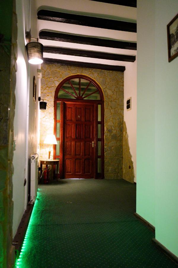 Pensiunea Noemi Brasov Luaran gambar