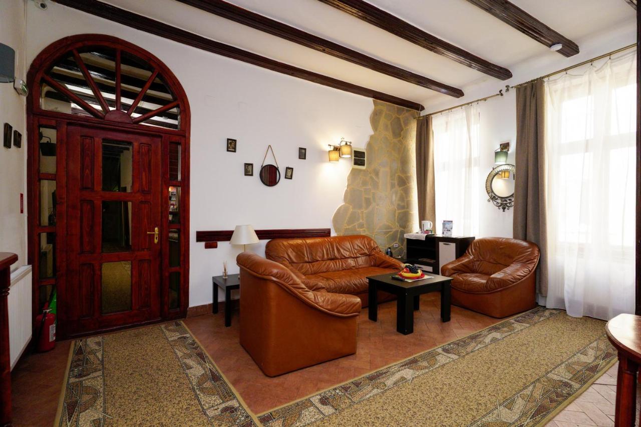 Pensiunea Noemi Brasov Luaran gambar